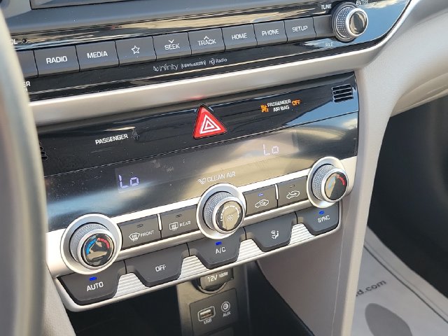 2019 Hyundai Elantra Limited - Photo 17