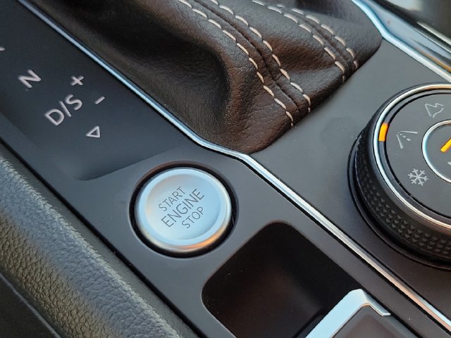 2023 Volkswagen Atlas SE w/Tech - Photo 21