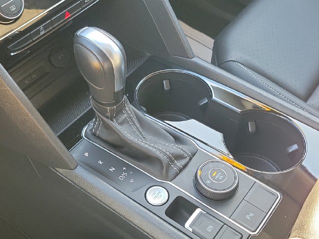 2023 Volkswagen Atlas SE w/Tech - Photo 20