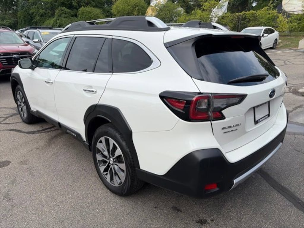 Used 2025 Subaru Outback Touring SUV