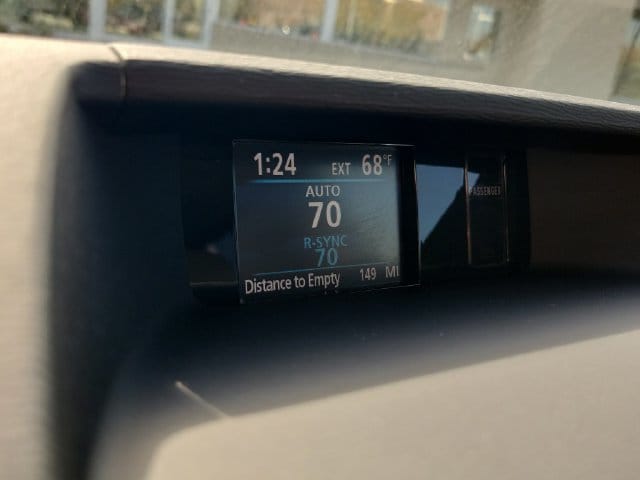 2014 Toyota Sienna XLE - Photo 17