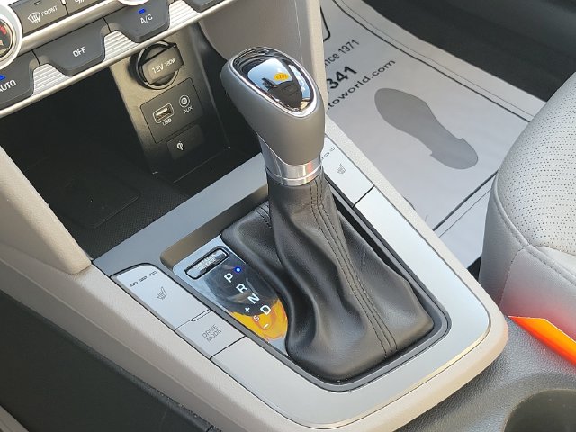 2019 Hyundai Elantra Limited - Photo 20