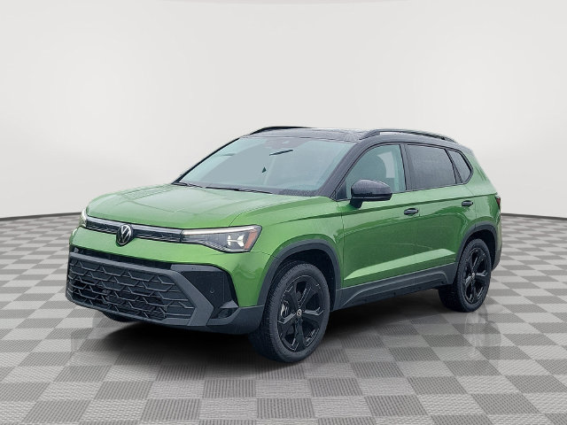 New 2026 Volkswagen Taos 1.5T SE Black SUV