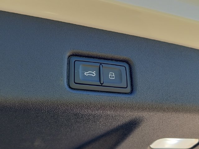 2025 Audi Q5 Premium - Photo 30
