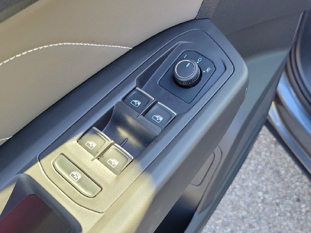 2023 Volkswagen Atlas SE w/Tech - Photo 9