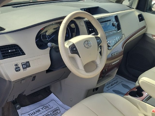 2014 Toyota Sienna XLE - Photo 8