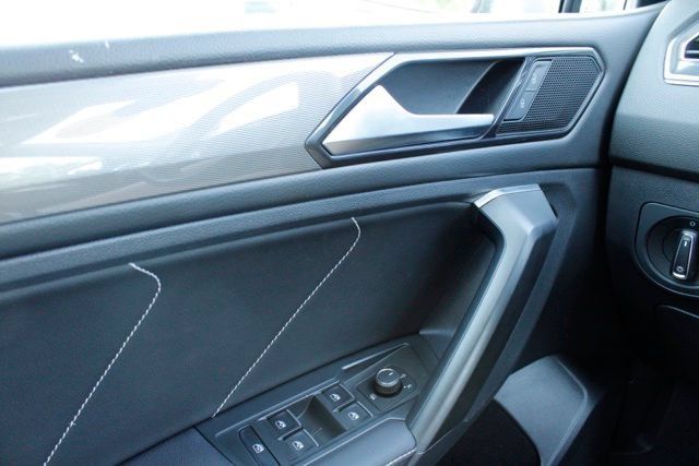 2023 Volkswagen Tiguan SE - Photo 23