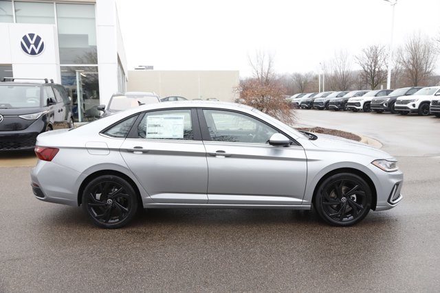 New 2026 Volkswagen Jetta 1.5T SE Sedan