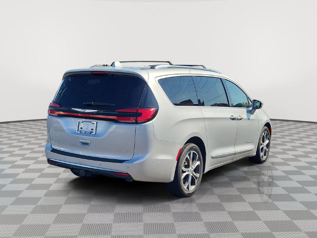 Used 2022 Chrysler Pacifica Pinnacle Minivan/Van