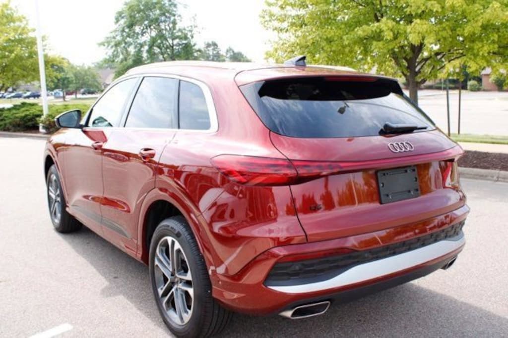 Used 2025 Audi Q5 2.0T Premium SUV