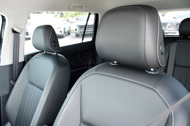2023 Volkswagen Tiguan SE - Photo 13