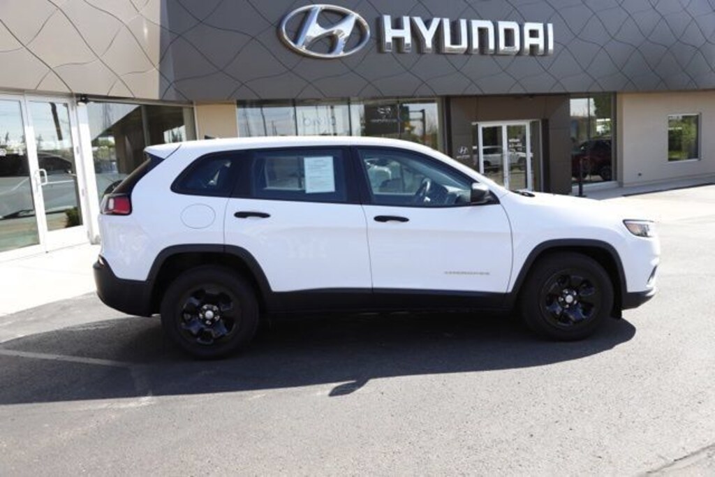 Used 2019 Jeep Cherokee Sport SUV