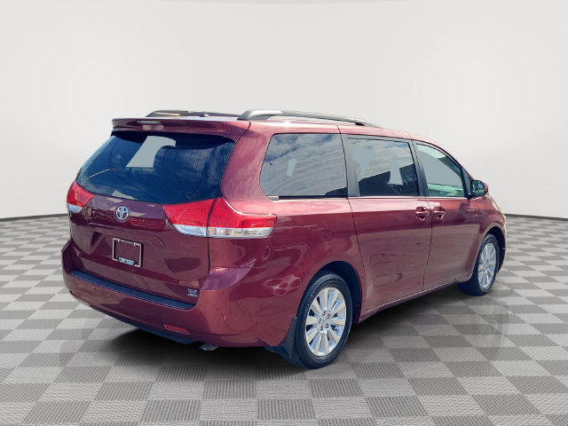 Used 2014 Toyota Sienna XLE Minivan/Van