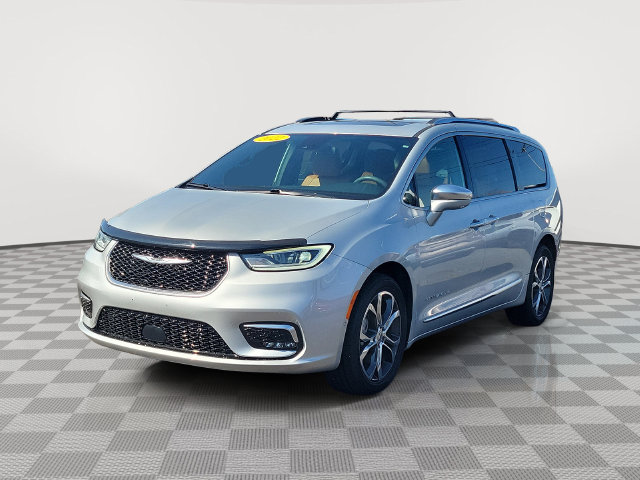 Used 2022 Chrysler Pacifica Pinnacle Minivan/Van