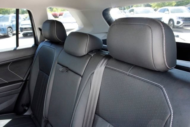 2023 Volkswagen Tiguan SE - Photo 16