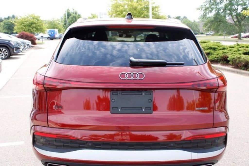 Used 2025 Audi Q5 2.0T Premium SUV
