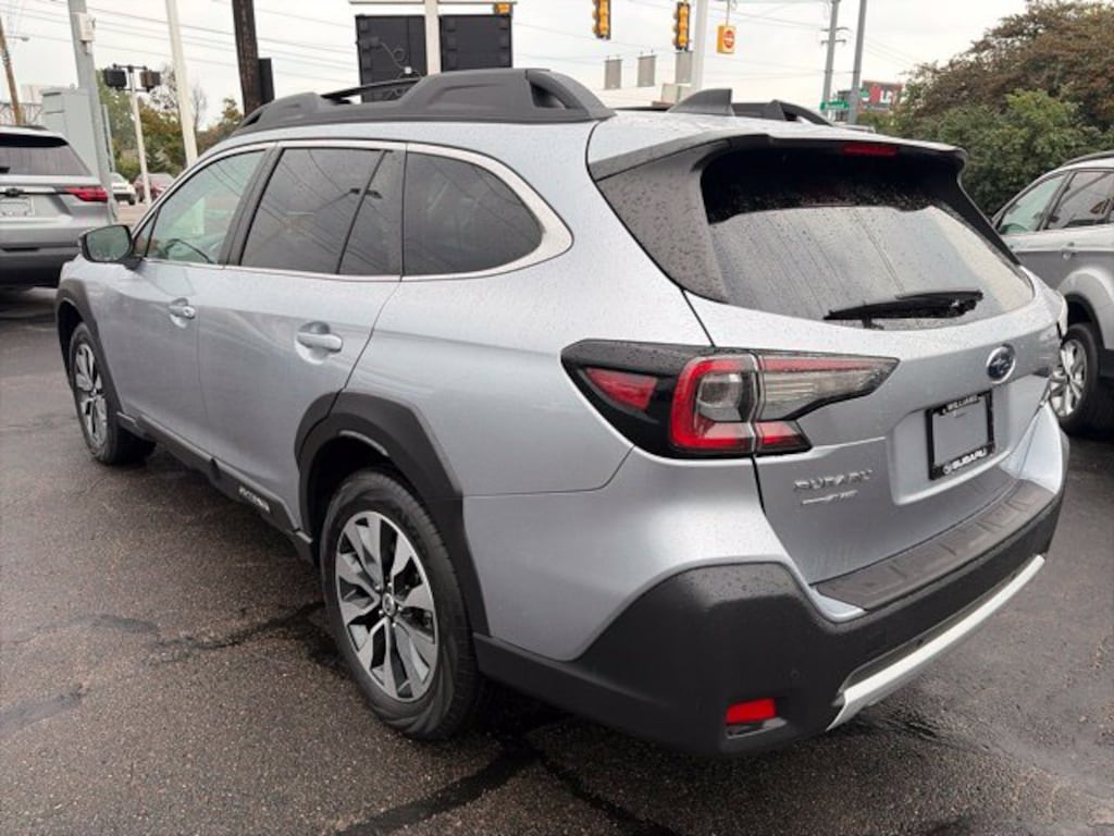 Used 2024 Subaru Outback Limited SUV