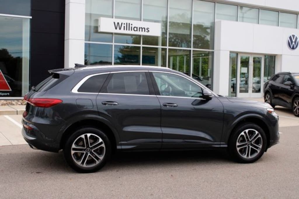 Used 2025 Audi Q5 2.0T Premium SUV