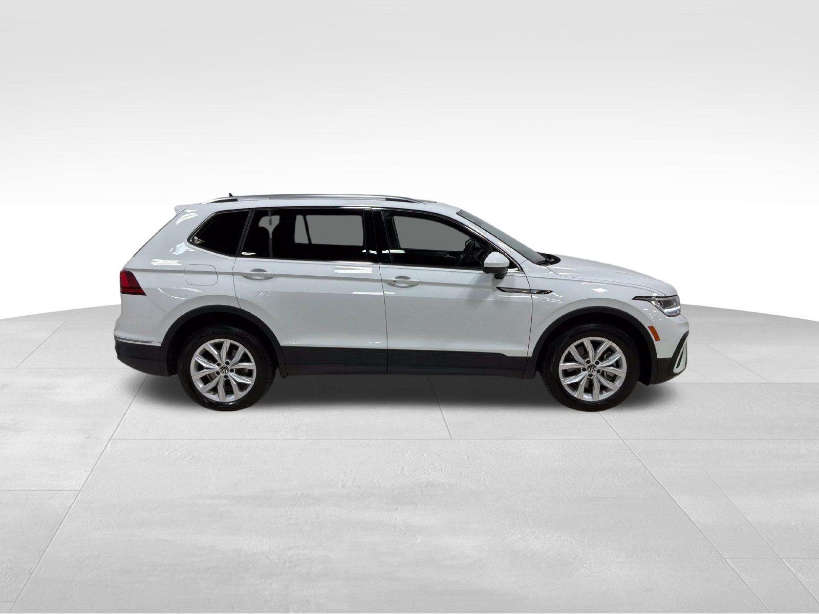 Used 2024 Volkswagen Tiguan 2.0T SE SUV
