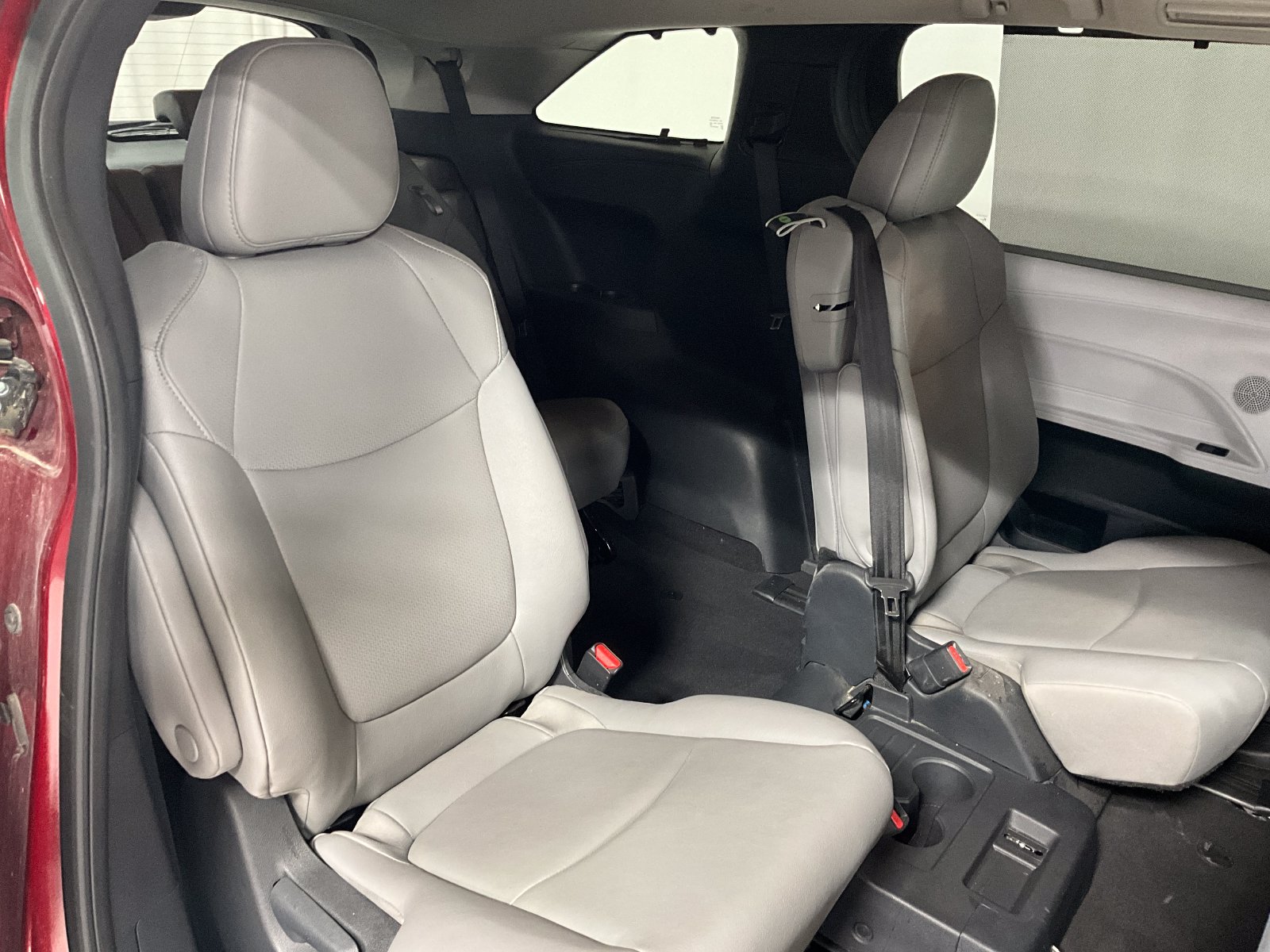 Used 2026 Toyota Sienna XLE Minivan/Van