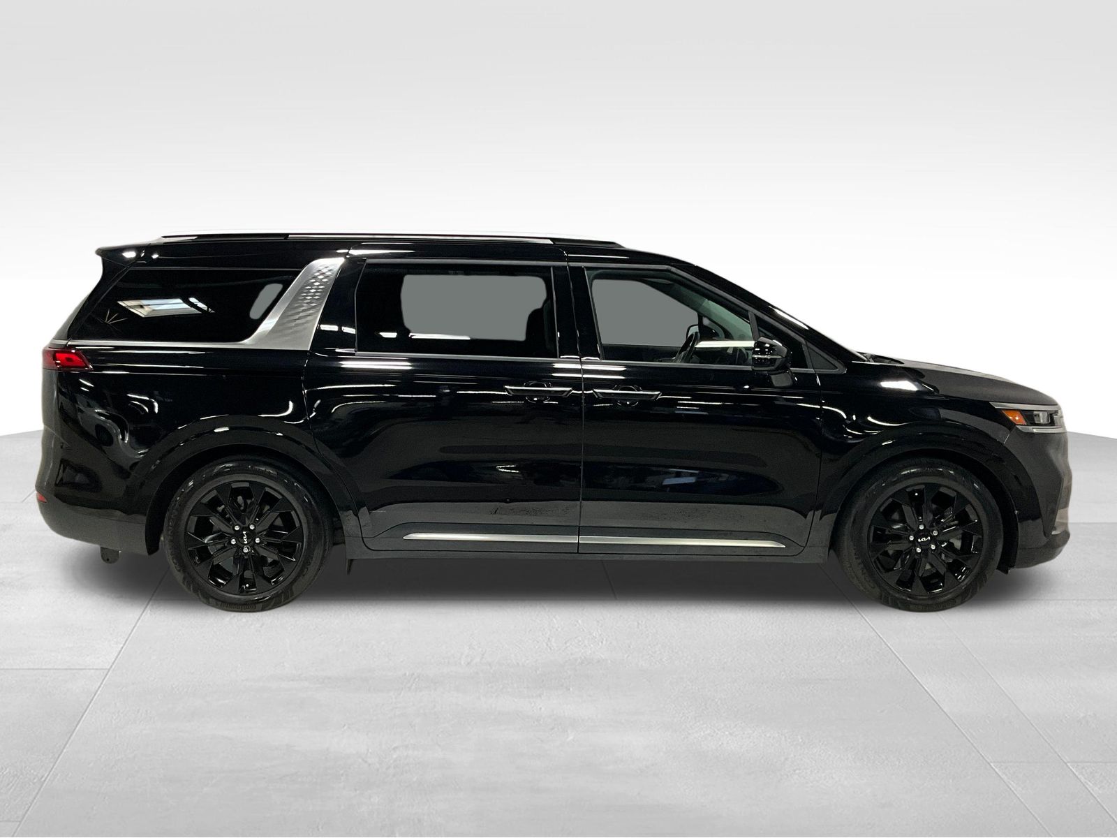 Used 2024 Kia Carnival SX Prestige Minivan/Van