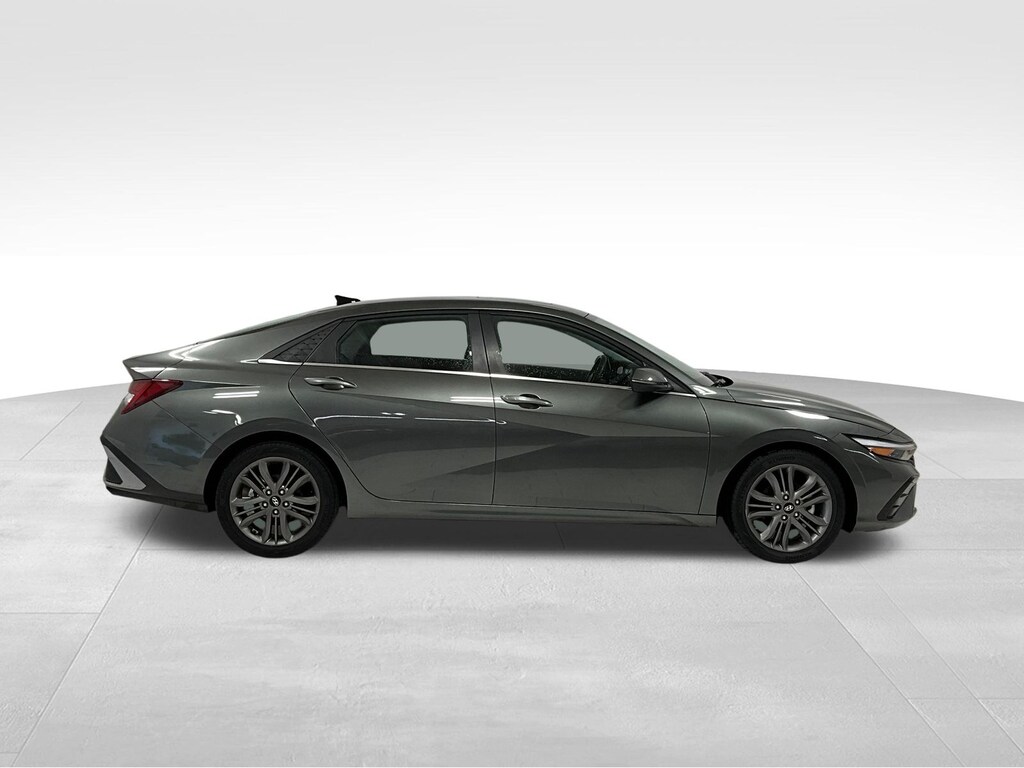 Used 2025 Hyundai Elantra Limited Sedan