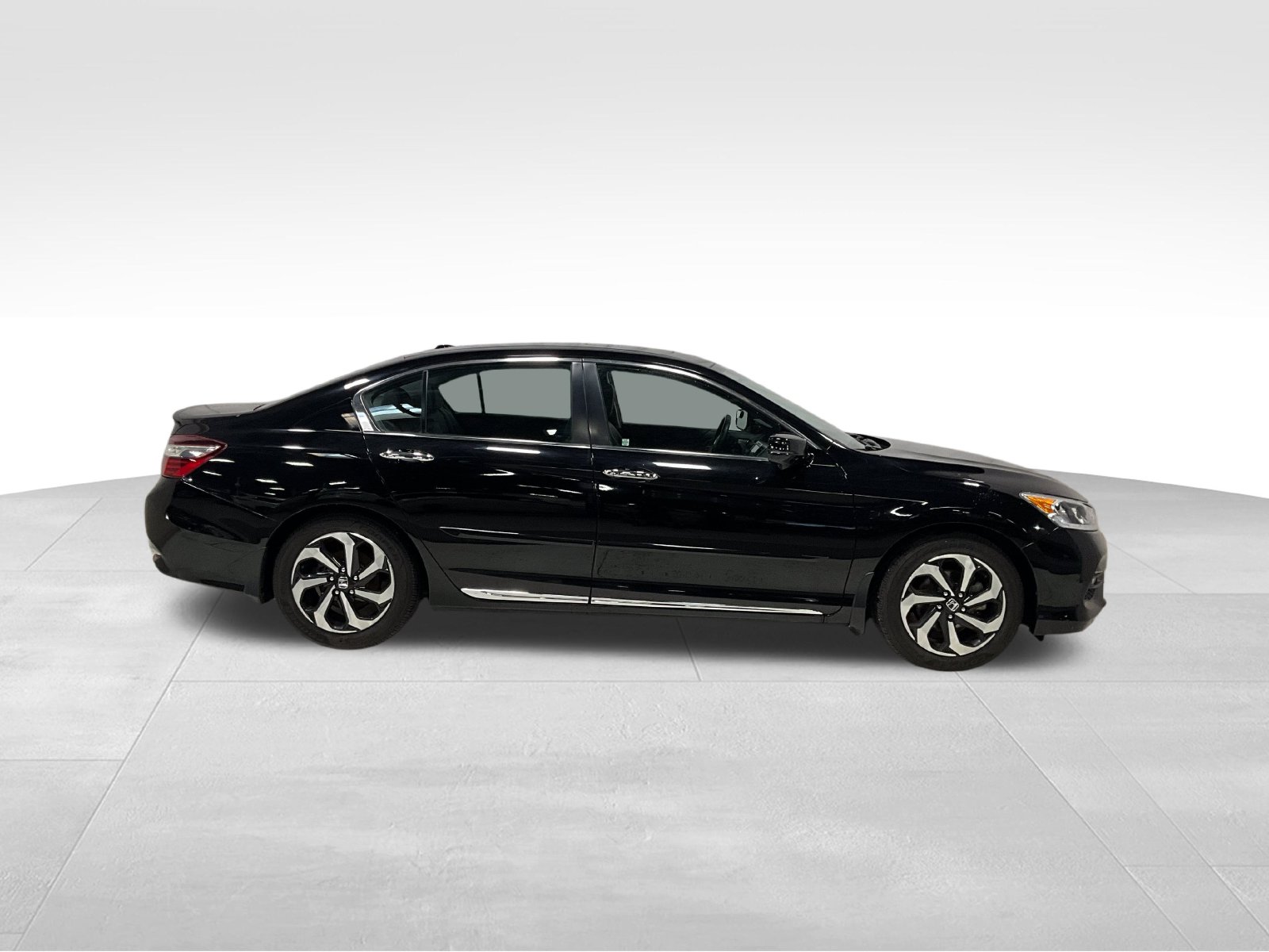 Used 2017 Honda Accord EX-L Sedan