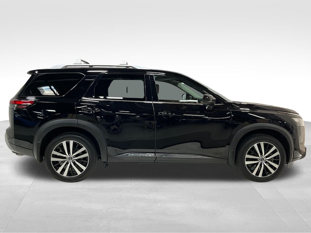 Used 2025 Nissan Pathfinder Platinum SUV