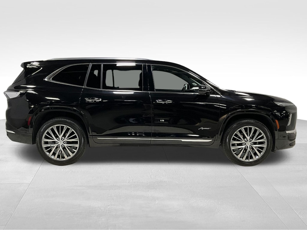 Used 2025 Buick Enclave Avenir SUV