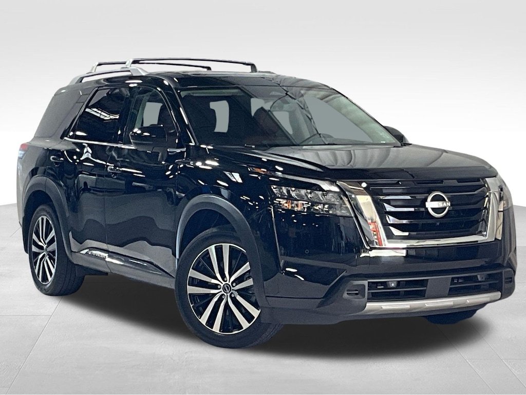 Used 2025 Nissan Pathfinder Platinum SUV