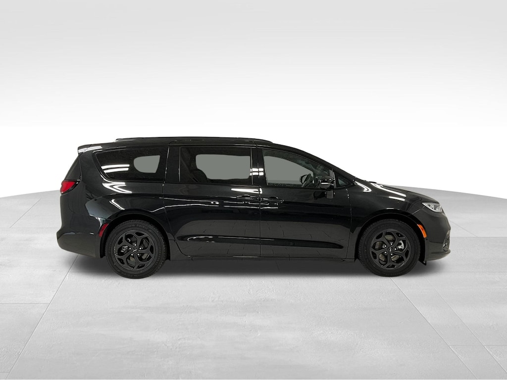 Used 2024 Chrysler Pacifica Hybrid Select Premium S Appearance Minivan/Van