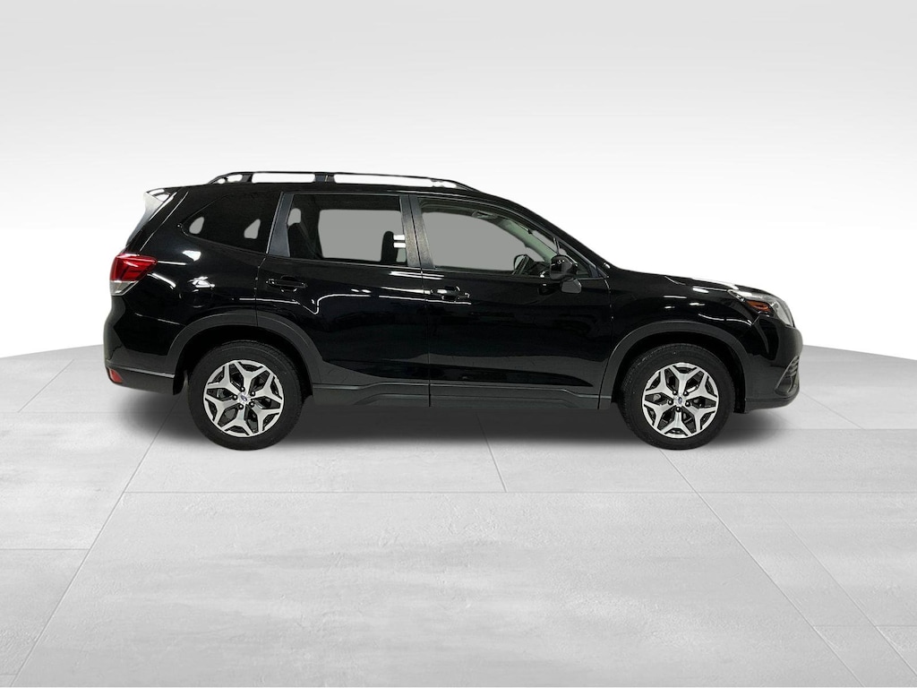Used 2023 Subaru Forester Premium SUV