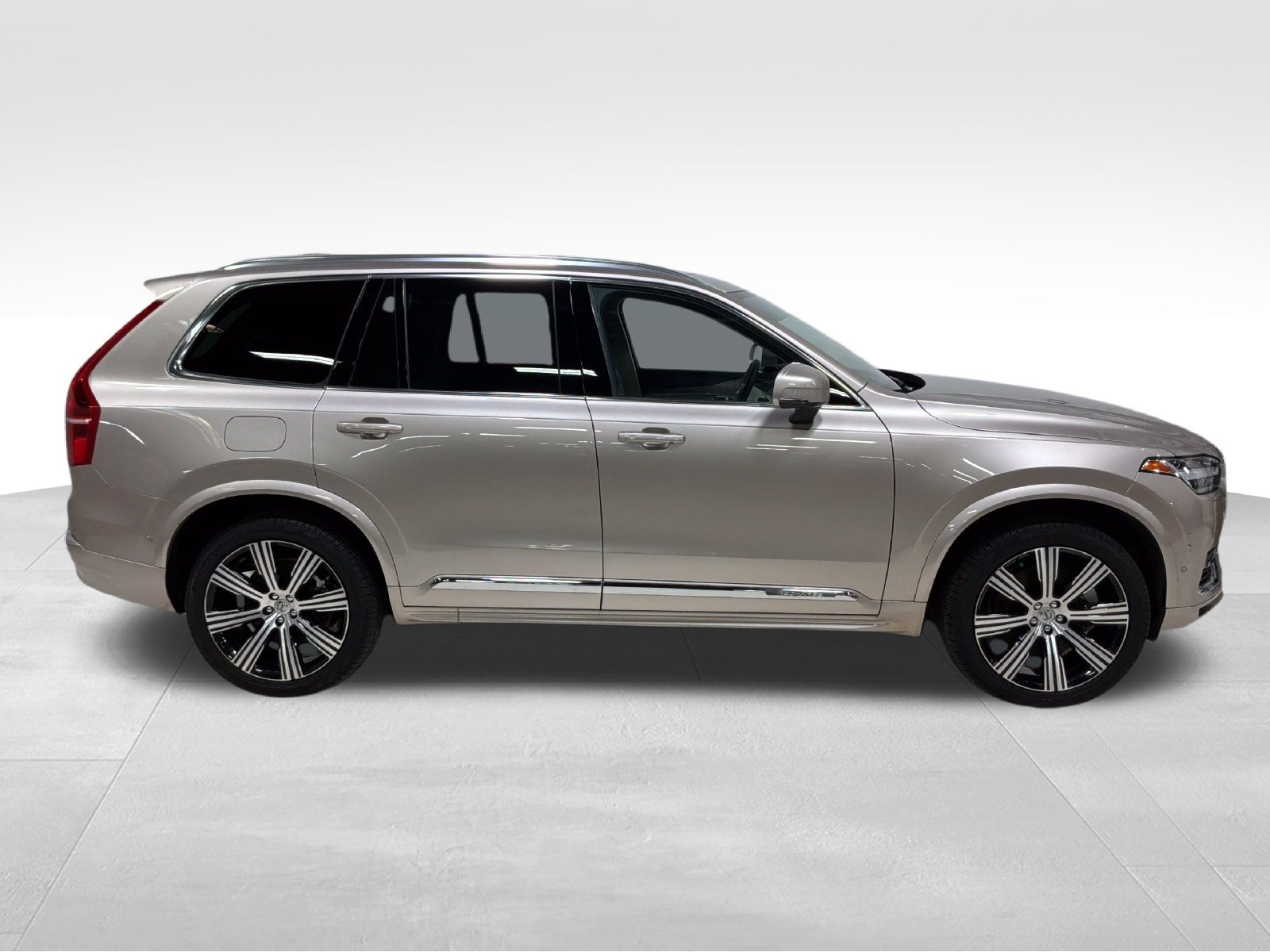 Certified 2024 Volvo XC90 Recharge Plug-In Hybrid Ultimate SUV
