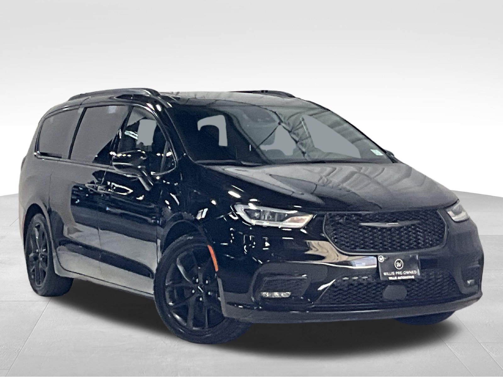 Used 2025 Chrysler Pacifica Limited Minivan/Van