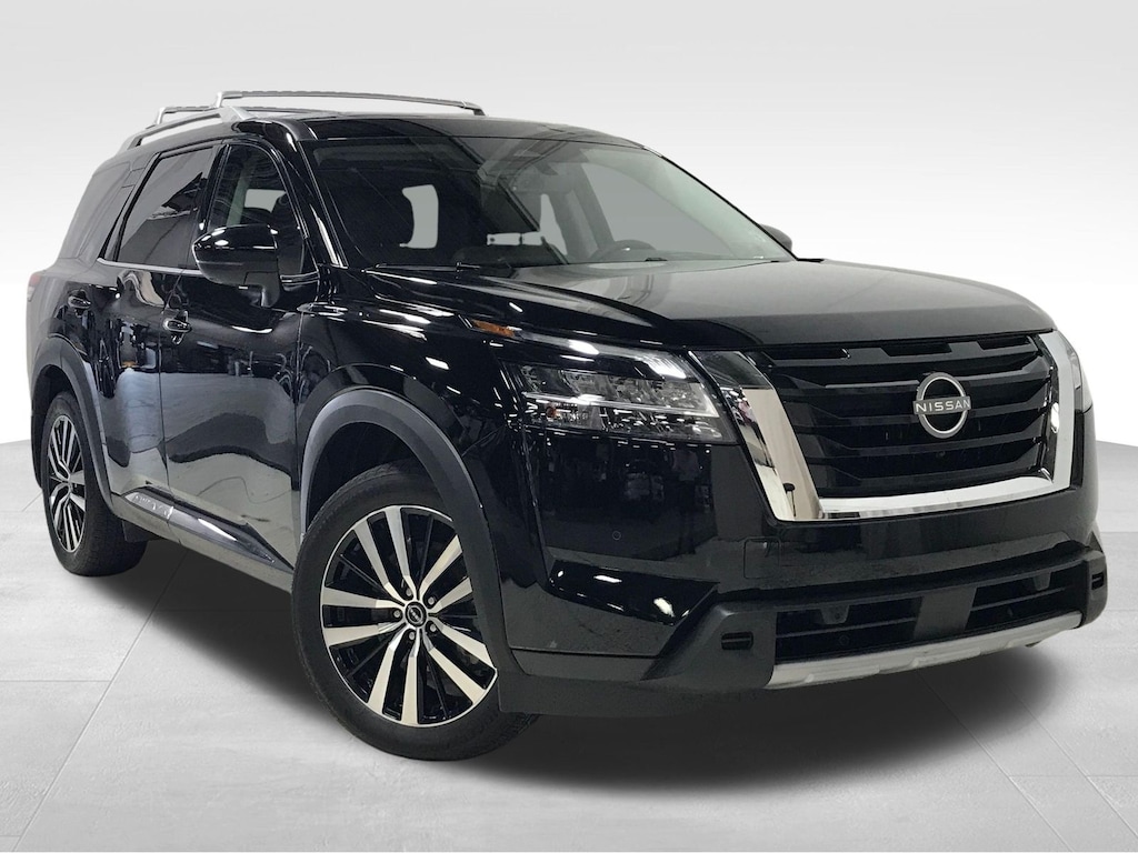 Used 2025 Nissan Pathfinder Platinum SUV
