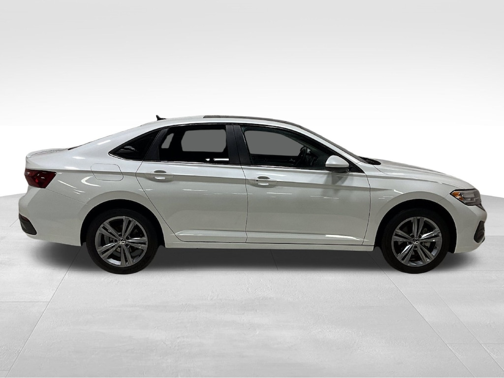 Used 2023 Volkswagen Jetta SE