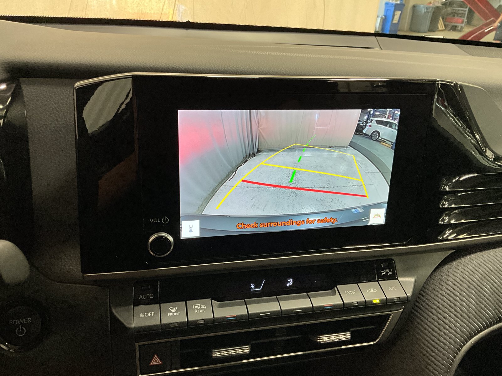 2026 Toyota Camry SE - Photo 22