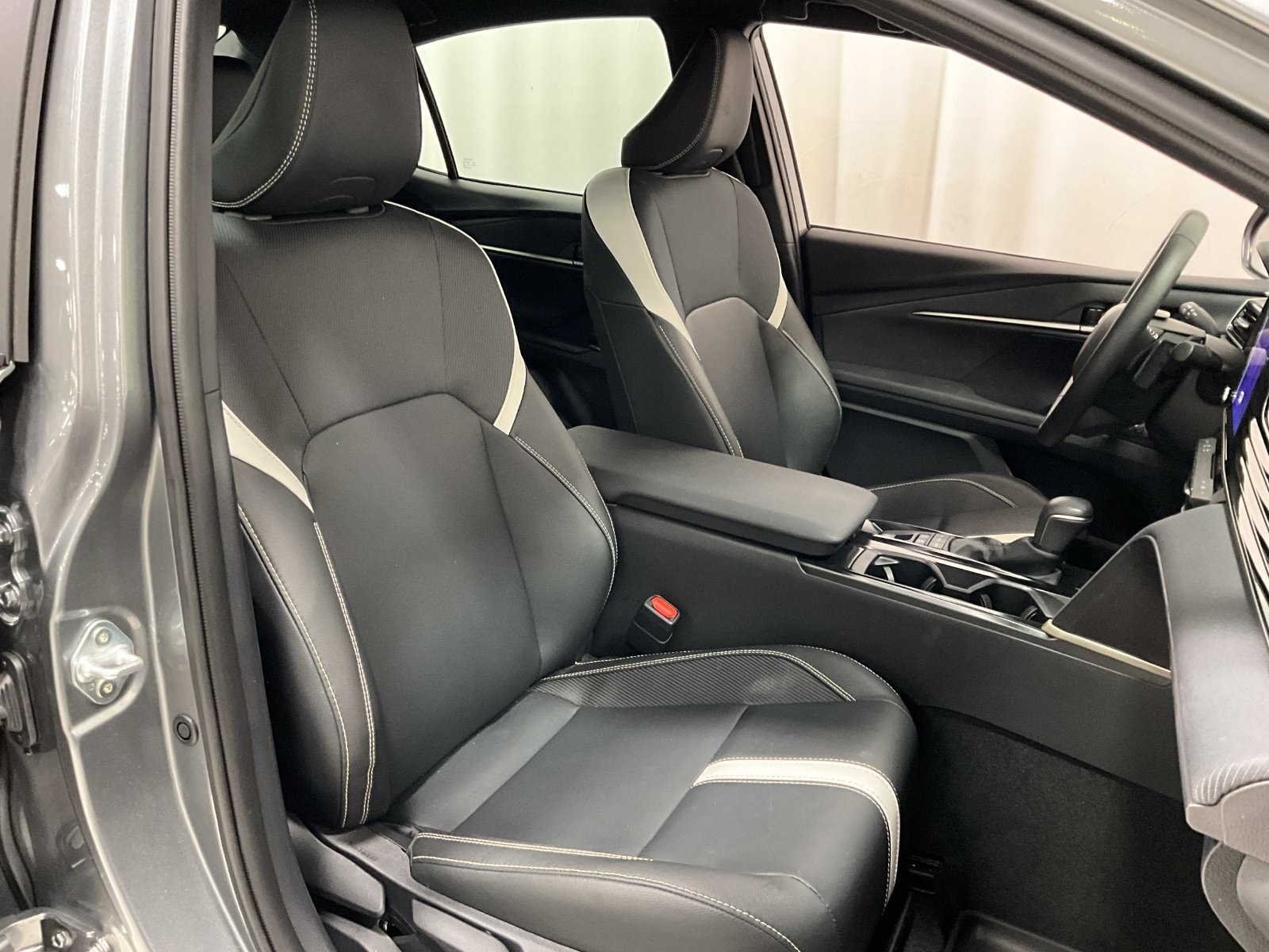 2026 Toyota Camry SE - Photo 10