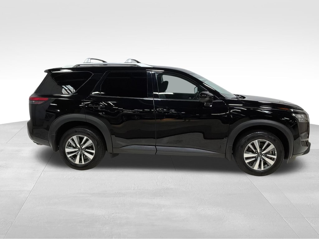 Used 2025 Nissan Pathfinder SL