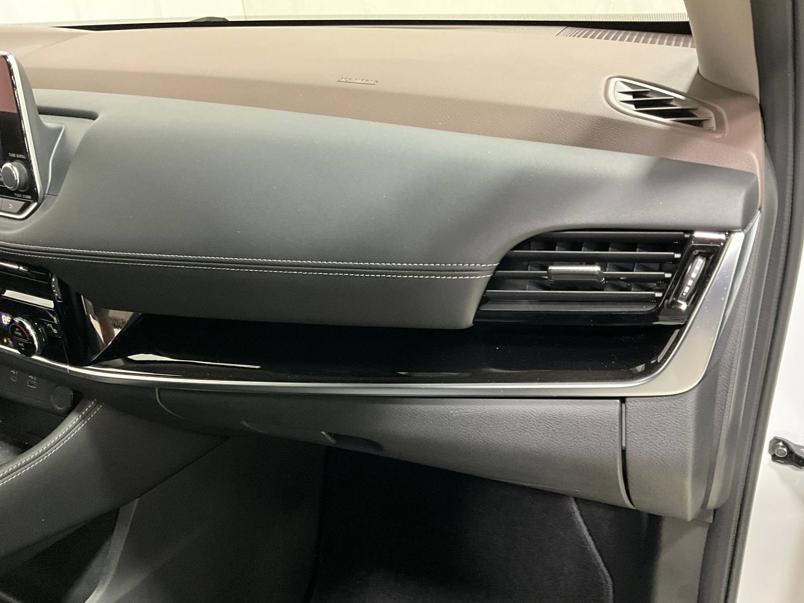 2023 Nissan Rogue SL - Photo 16