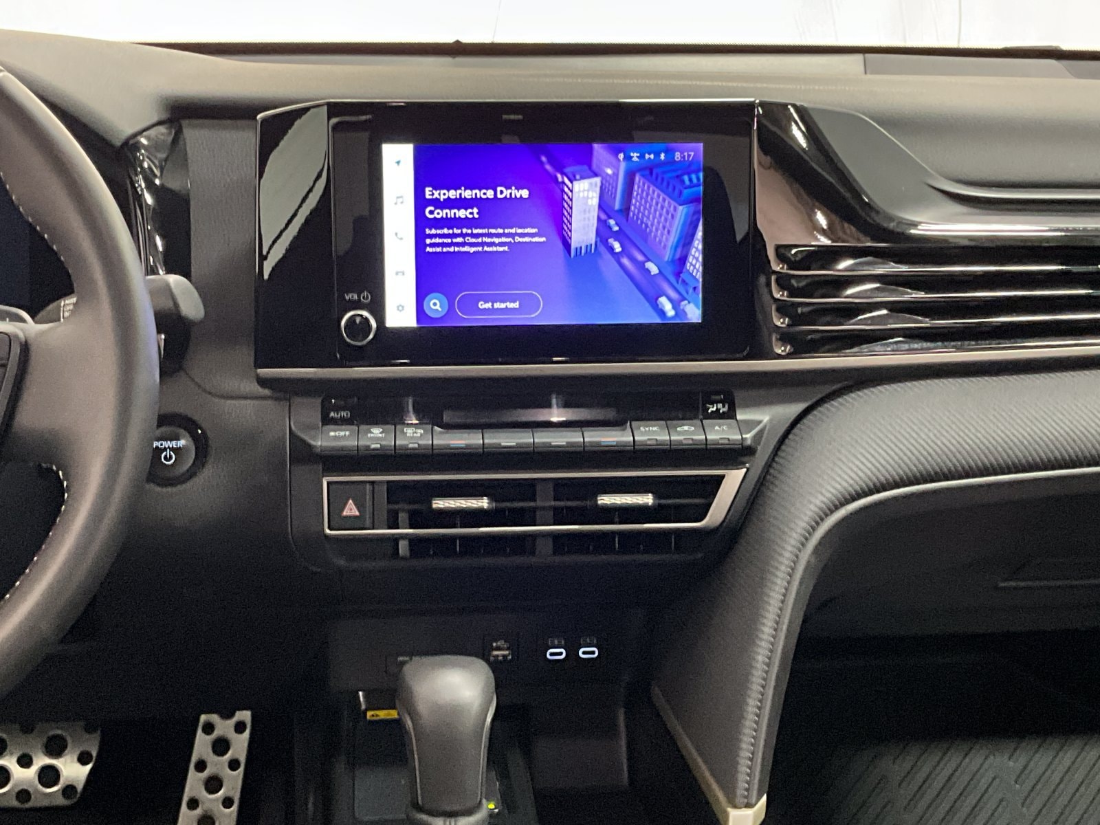 2026 Toyota Camry SE - Photo 9