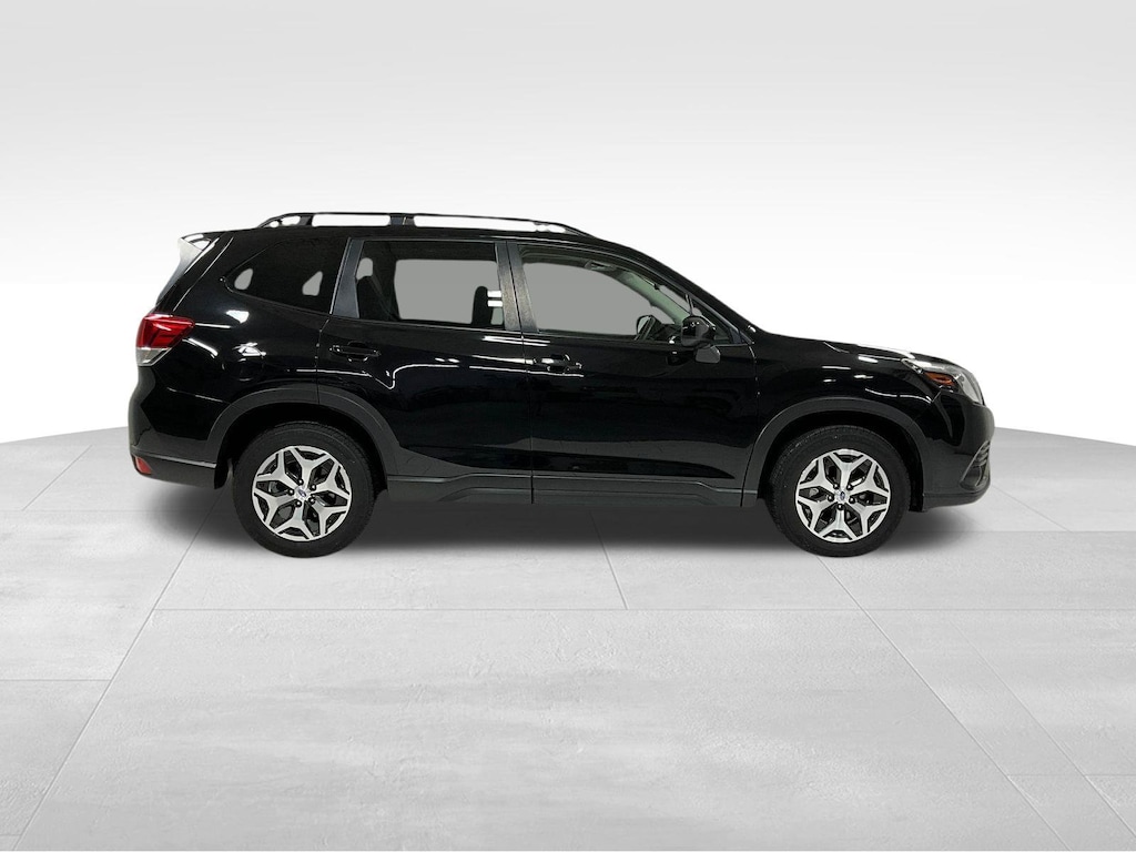 Used 2023 Subaru Forester Premium