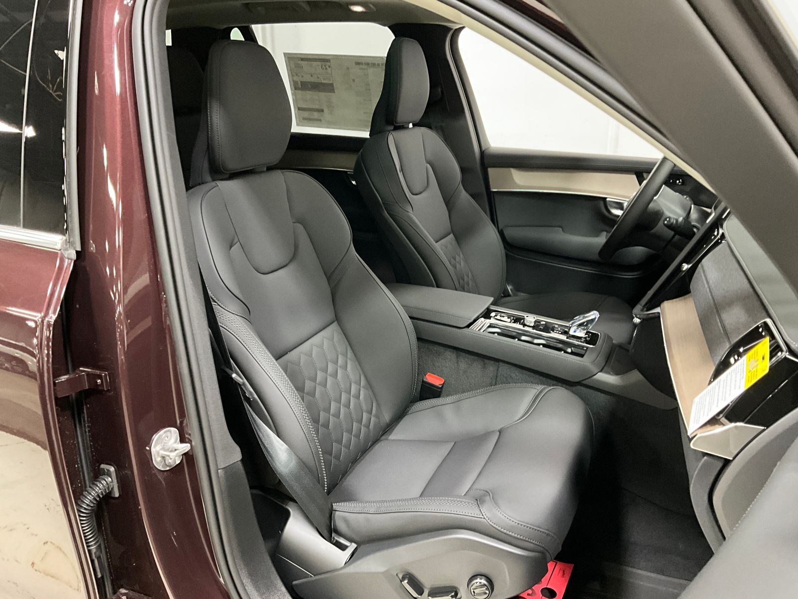 2026 Volvo XC90 Plus - Photo 8