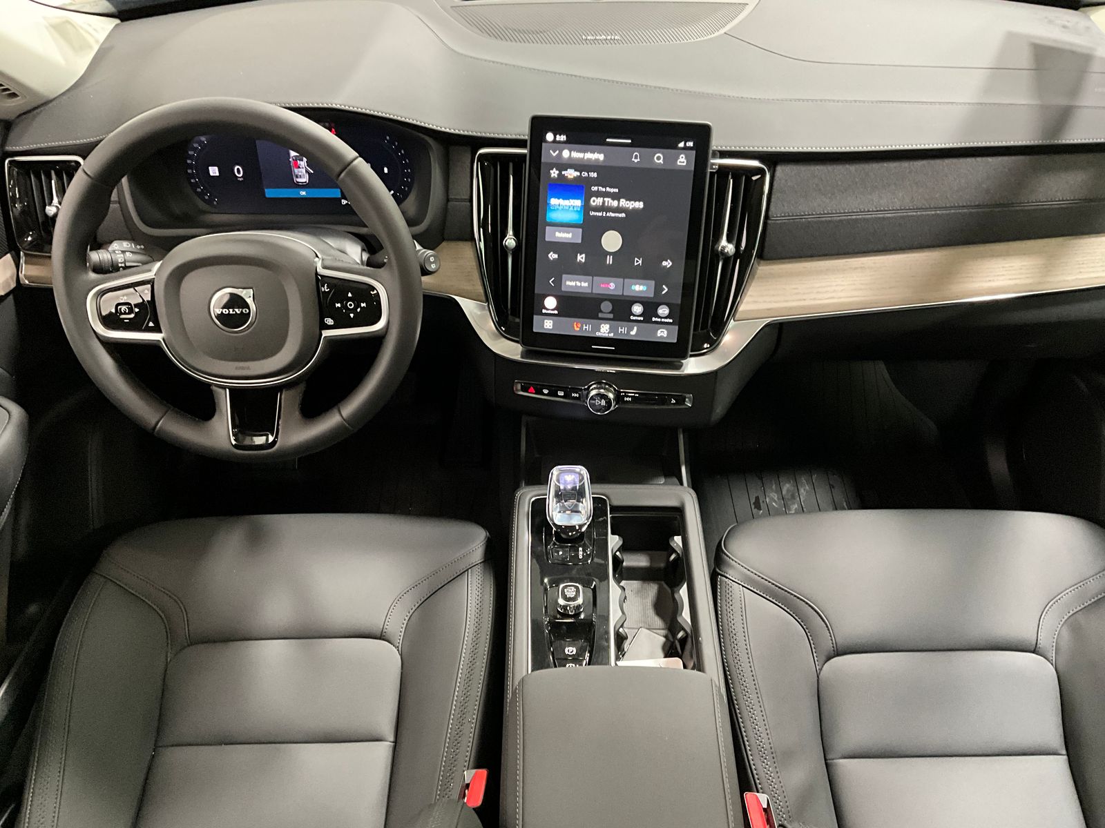 2026 Volvo XC90 Plus - Photo 14