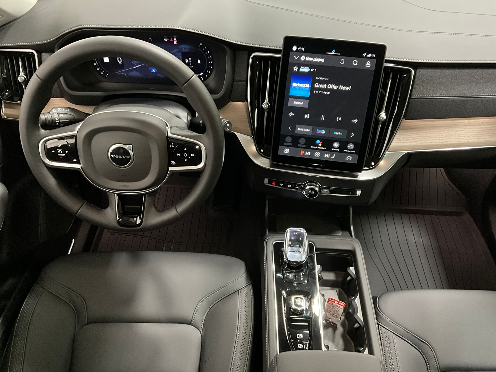 2026 Volvo XC90 Plus - Photo 13