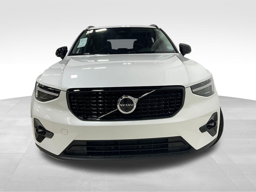 New 2026 Volvo XC40 B5 Plus SUV