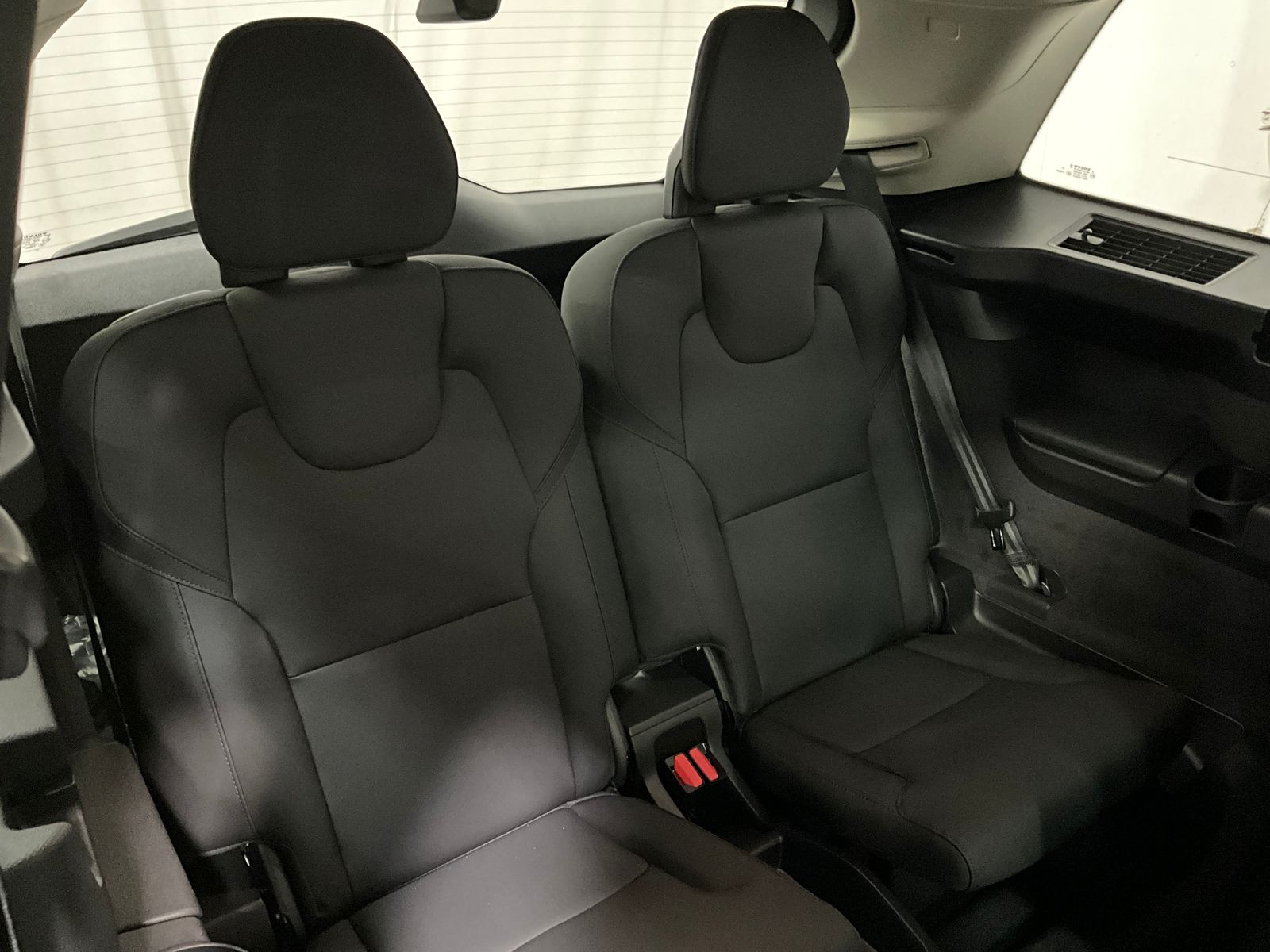 2026 Volvo XC90 Plus - Photo 24
