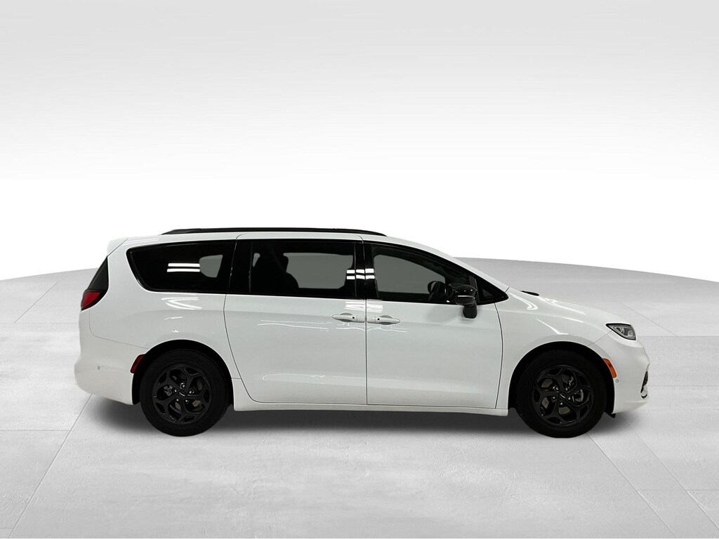 Used 2024 Chrysler Pacifica Plug-In Hybrid Select Van Passenger Van
