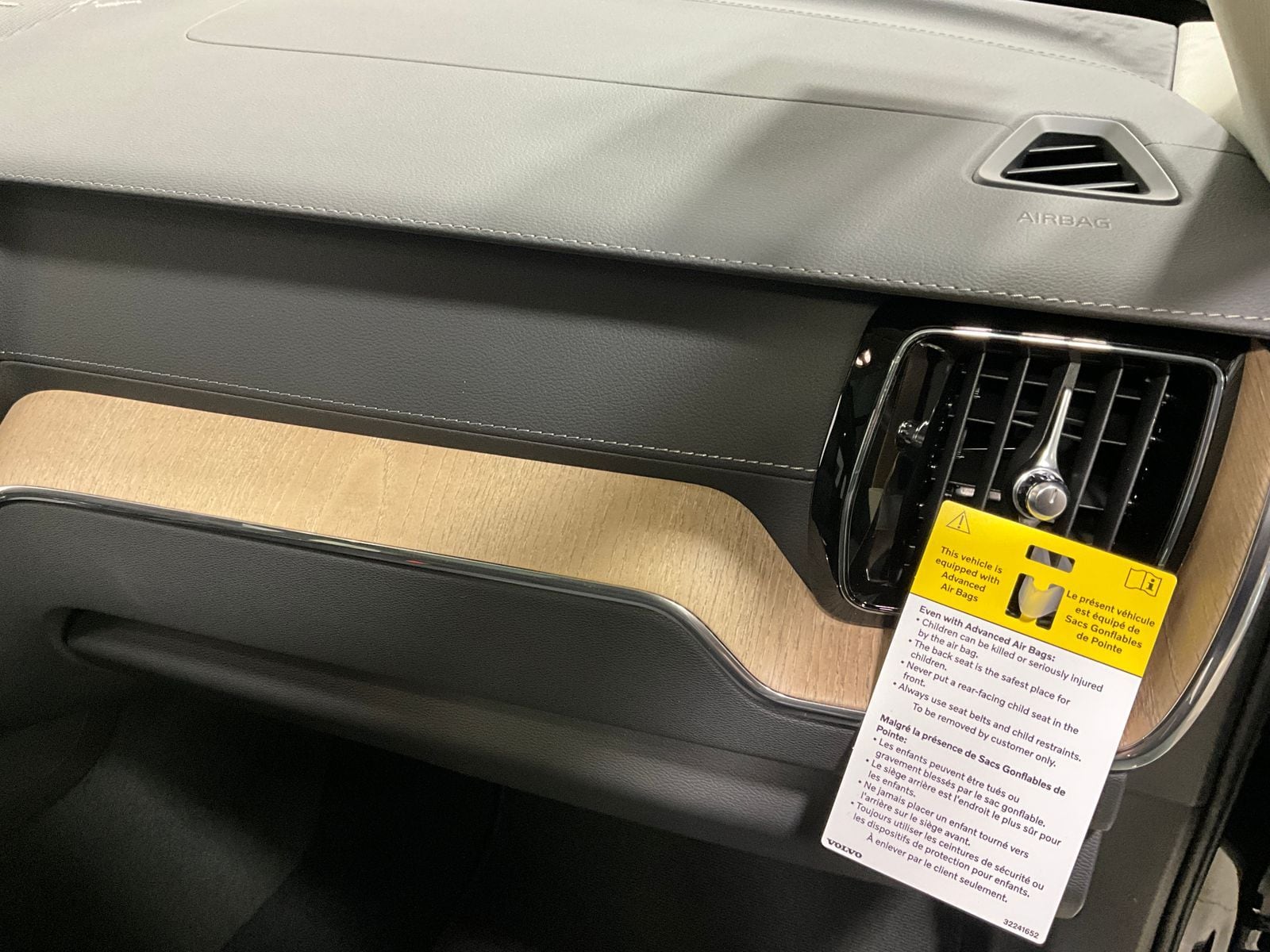 2026 Volvo XC60 Ultra - Photo 13