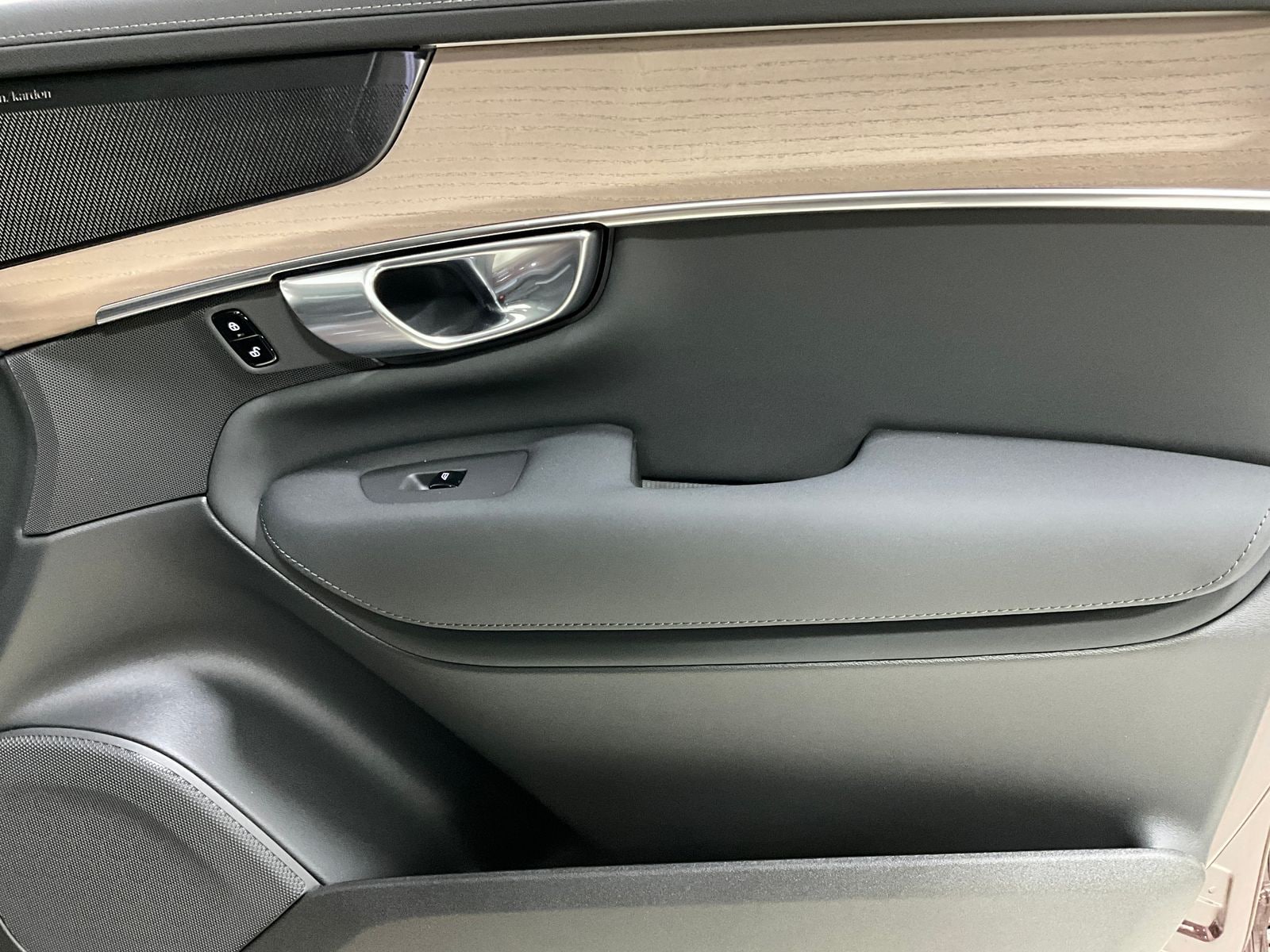 2026 Volvo XC90 Plus - Photo 21